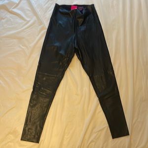 NWT Never Worn Commando Faux Leather Leggings